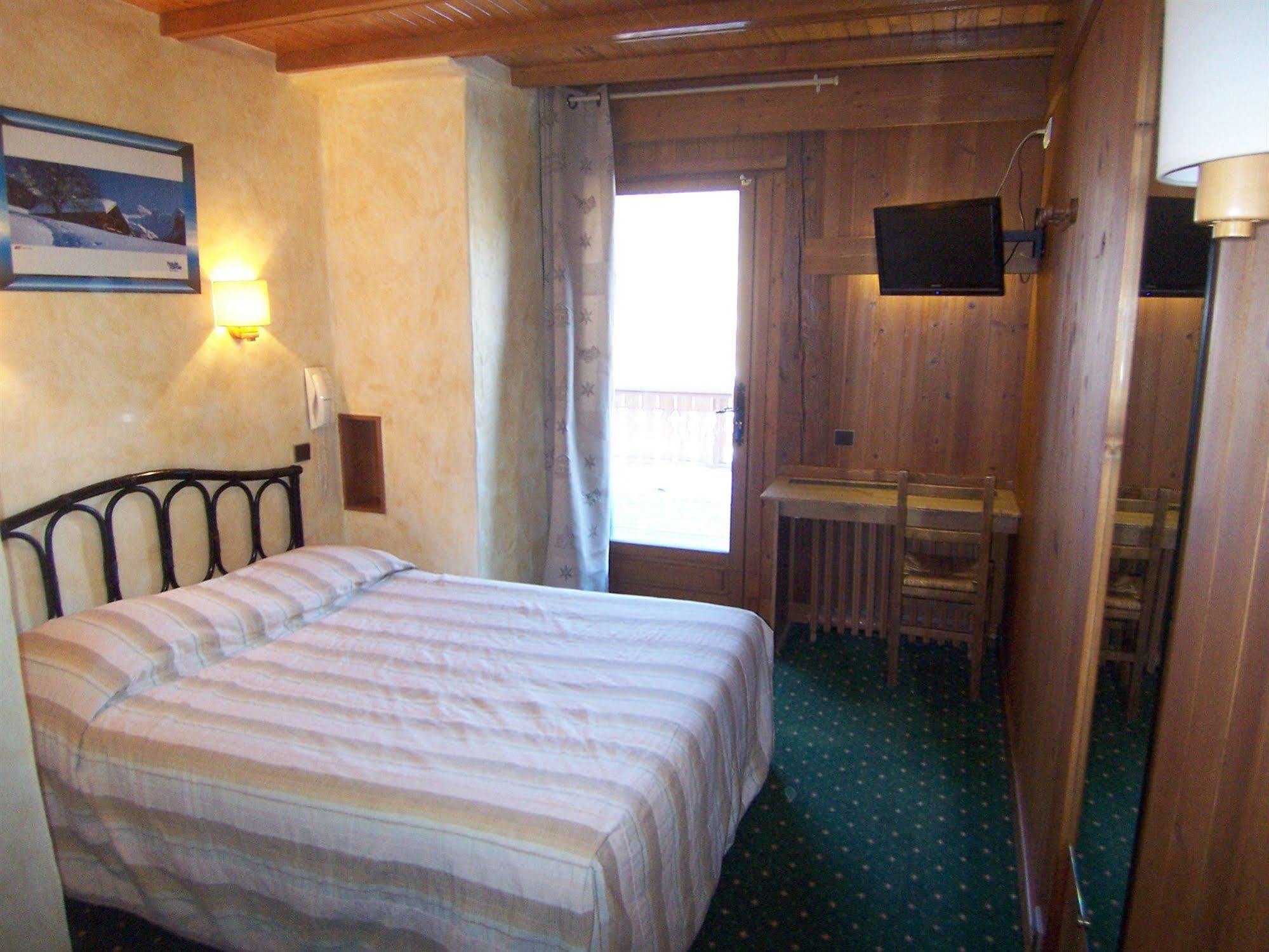 Hotel Les Bernards Praz-sur-Arly Zewnętrze zdjęcie